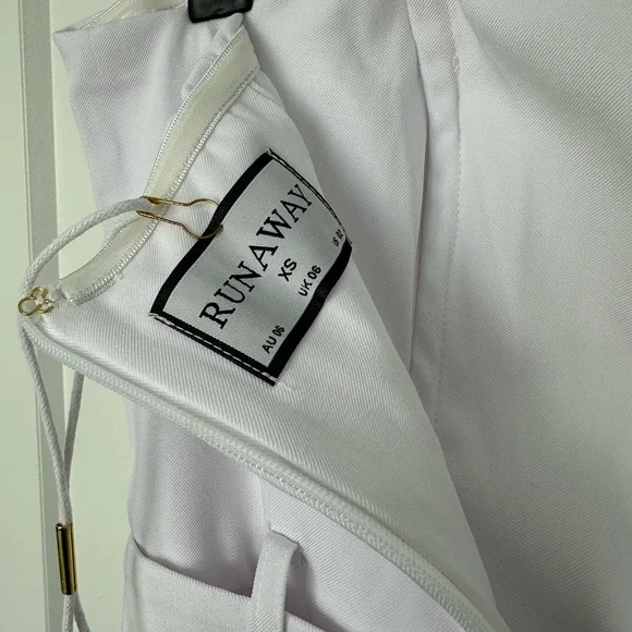 NWT Runaway the Label White Loxana Jumpsuit with Gold Belt - Size XS - Picture 12 of 14